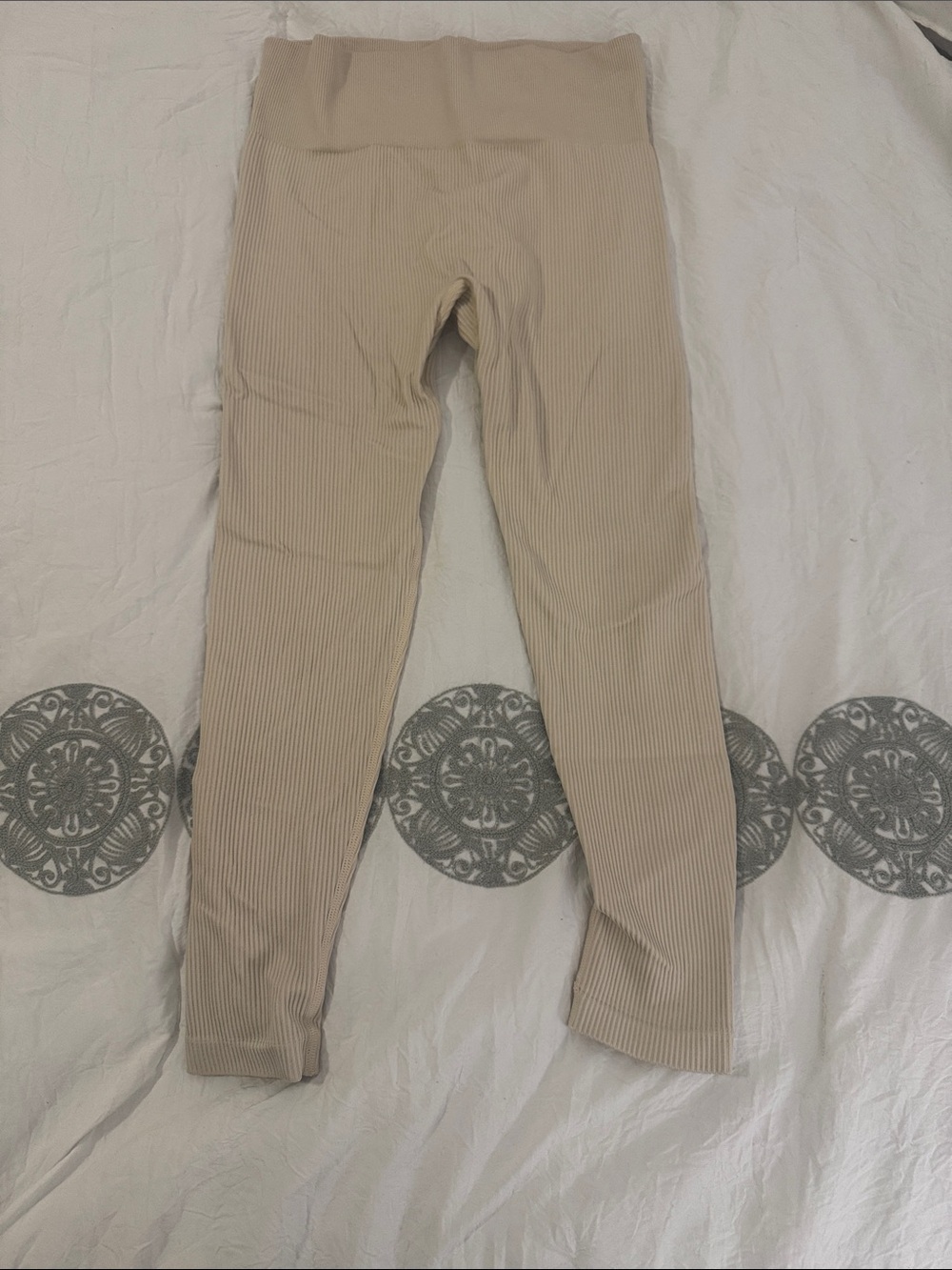 Amazon Ribbed Leggings in Beige size M